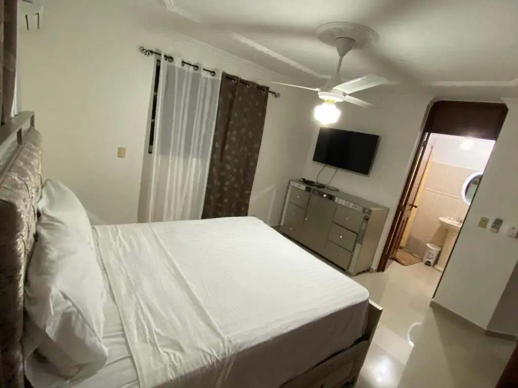 1 DR Huge cozy 3bedroom apartment to stay