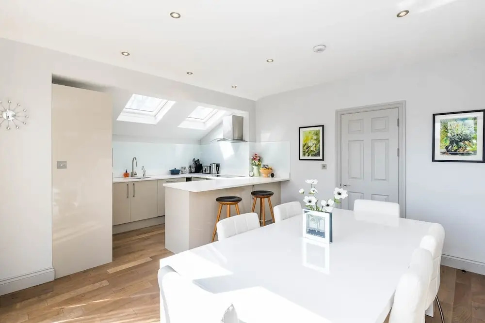 Spectacularly Stylish 2 Bed Flat Heart of Fulham