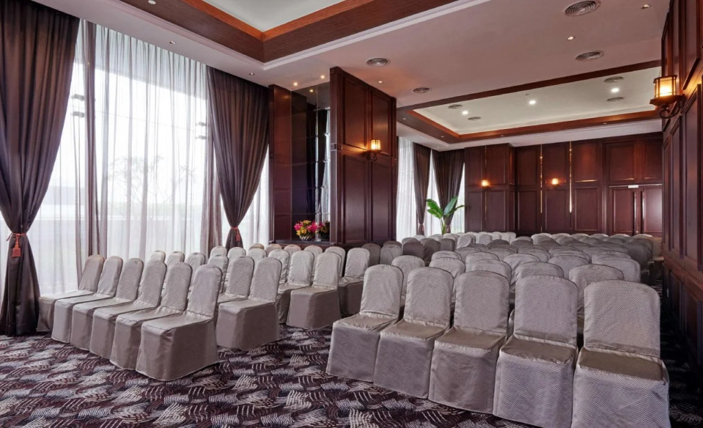 VE Hotel & Residence