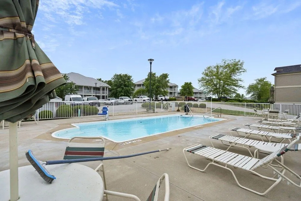 Valley View Retreat - Holiday Hills Branson - Golf Resort -outdoor Pools
