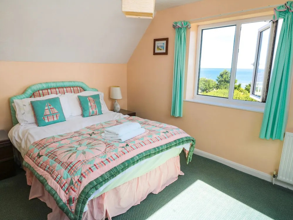 Sunny Crest - Uk34724