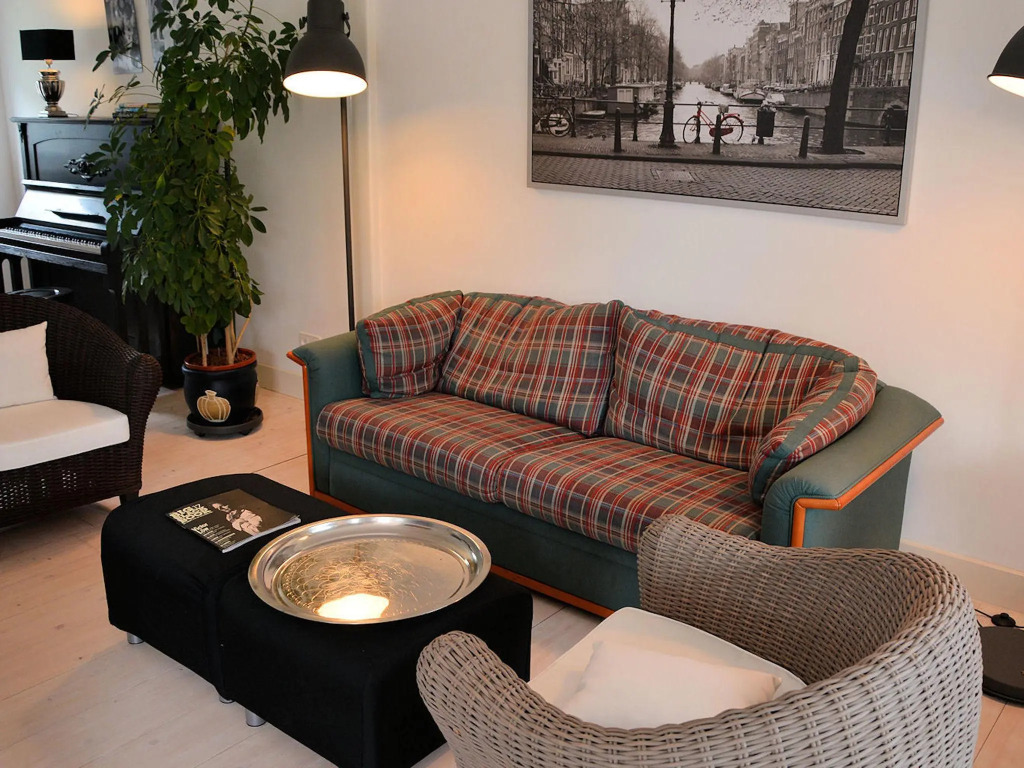 Holiday Home in Noordwijkerhout by Lake