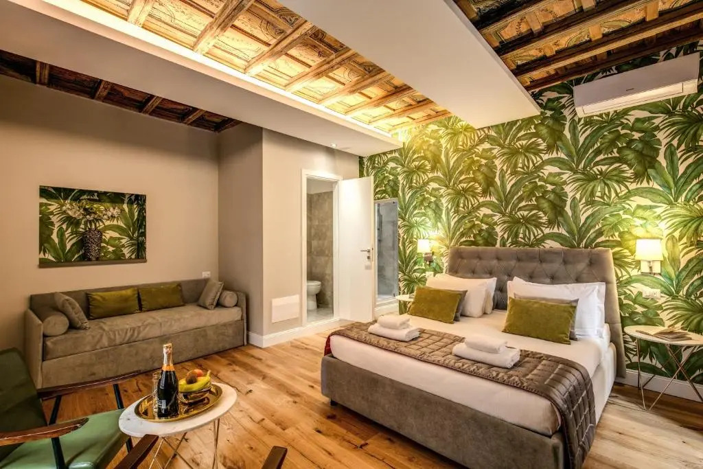 Vite 21 Luxury Room