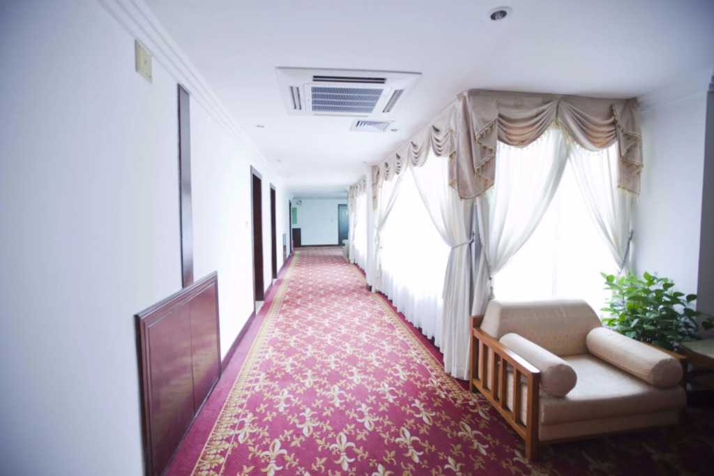 YangShuo New Century Hotel