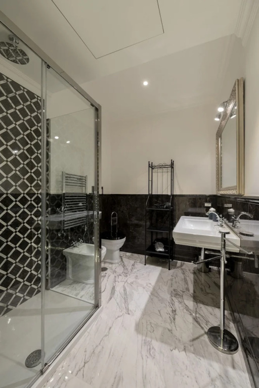 Aurora Luxury Suites