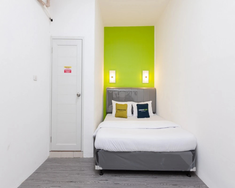 Urbanview Don Juan Pondok Gede by RedDoorz