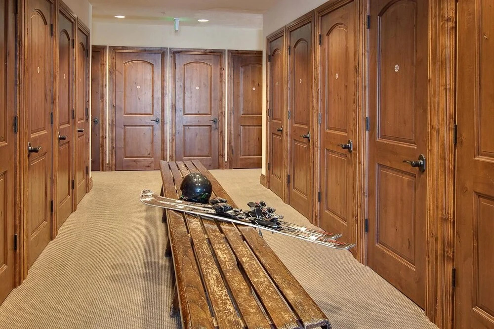 Silver Strike Lodge #403 - 2 Bed + Den