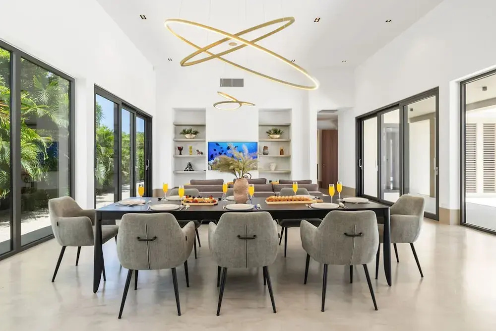 New Designer Villa King Beds Pool Near Beach