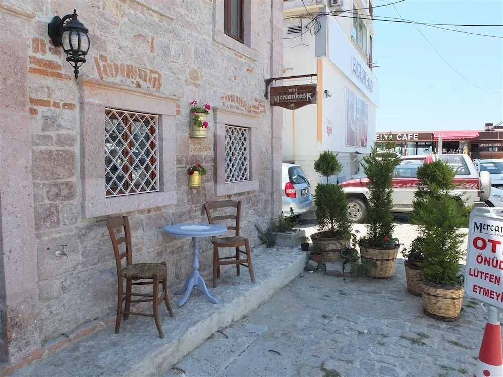 Marjolaine Hotel
