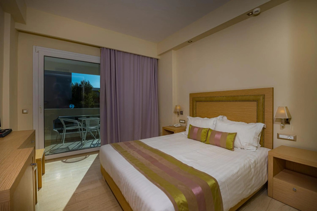 Alexandra Beach Resort & Spa