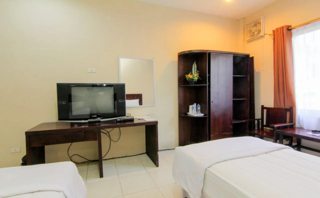 Hotel Sing A Song
