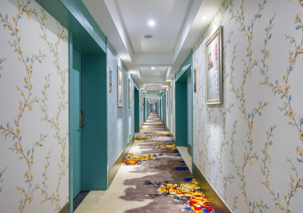 Yiwu Justin Hotel