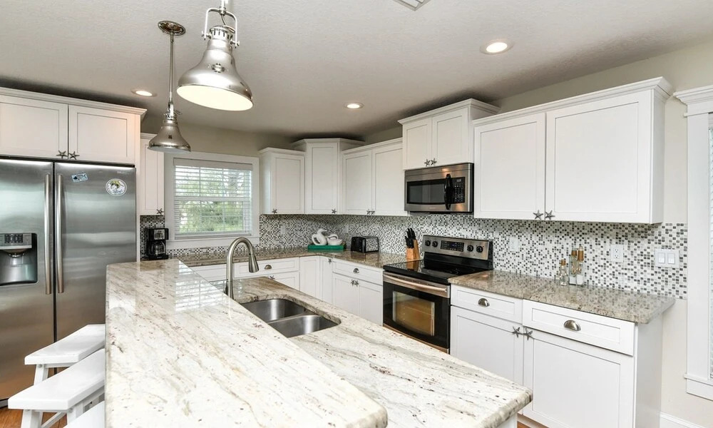 Walk to Bradenton Beach: Gulf-view Home w/ Lanai