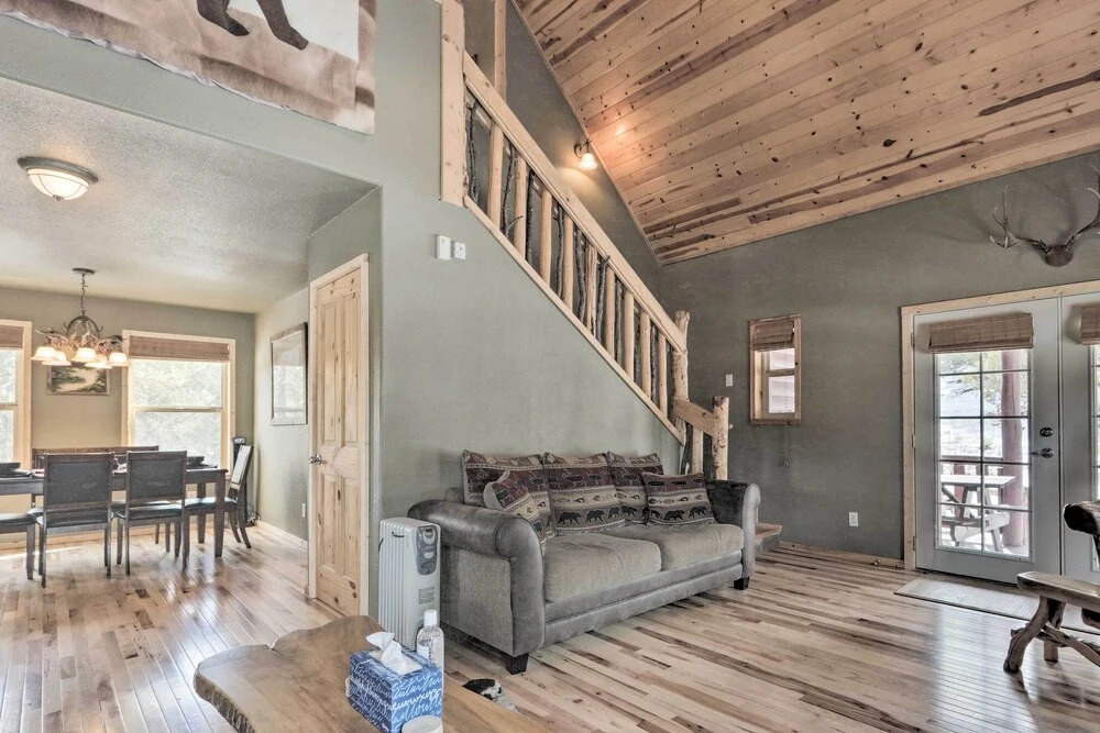 Fire Pit + Game Room: Heber-overgaard Cabin!