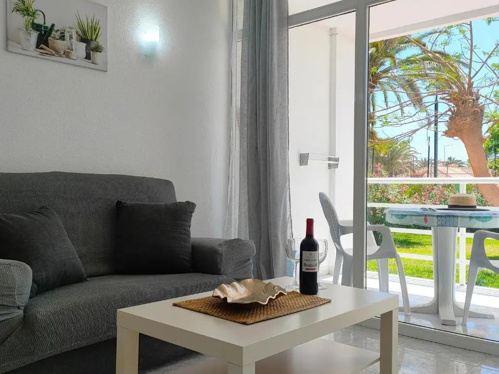 Seaview Friendly Holiday Home 10