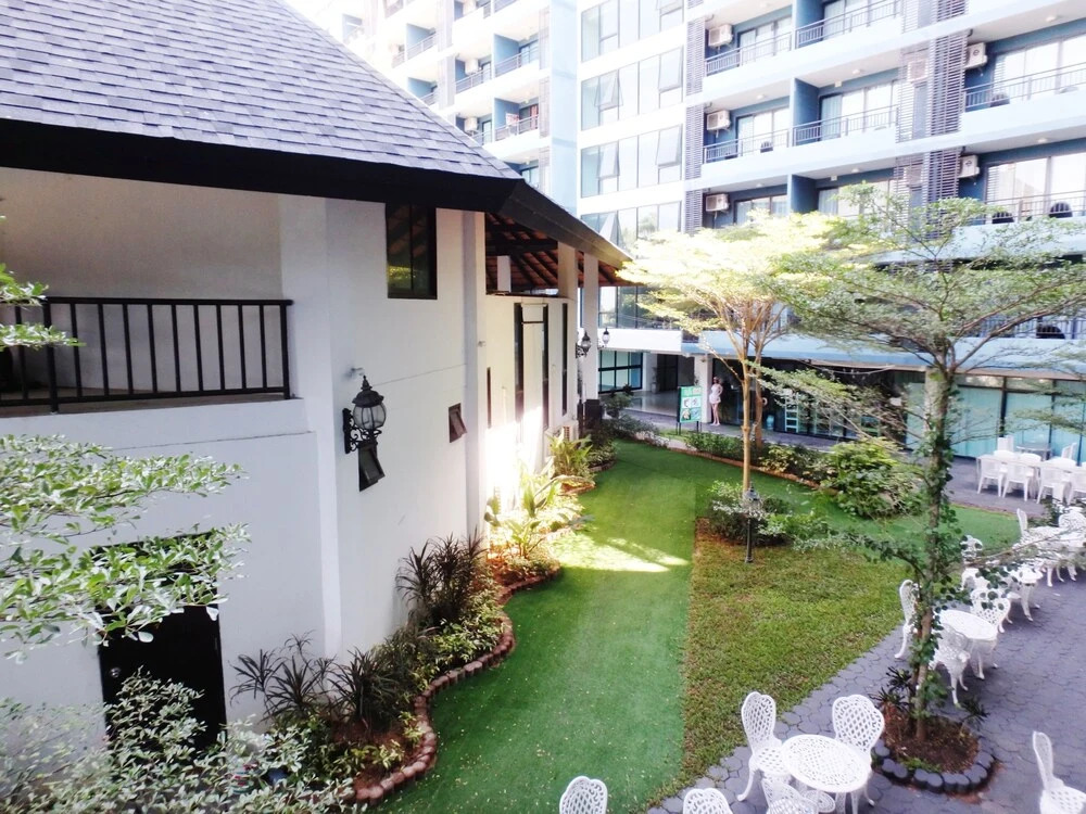 Baan Bangsarey Hotels