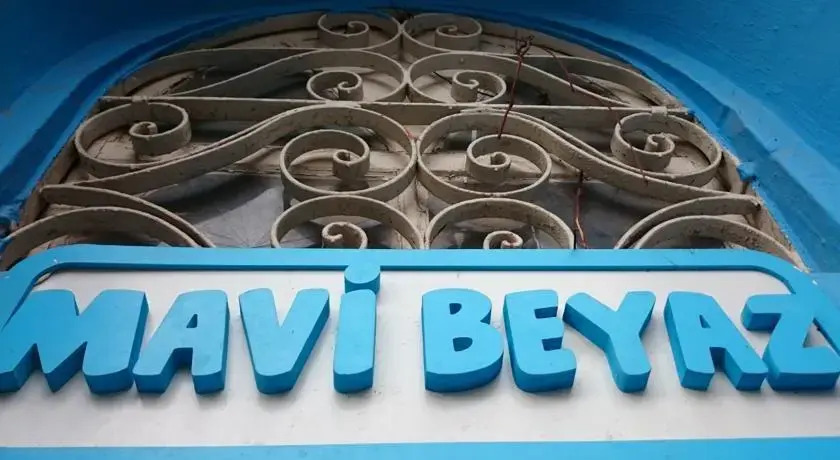 Mavi Beyaz Konuk Evi