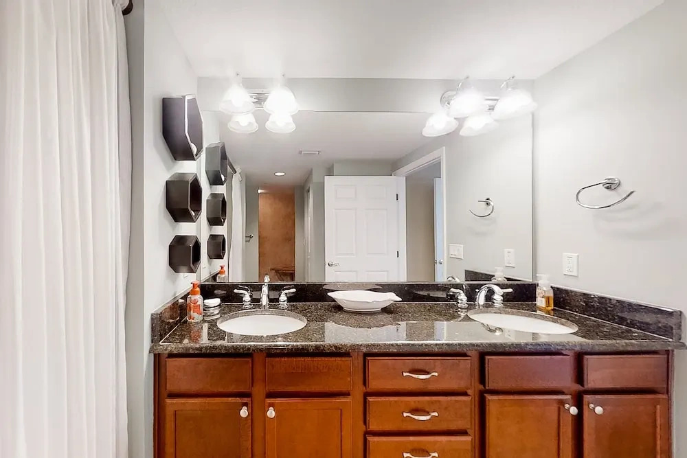 Daytona The Golden Leaf Opus Condos 702