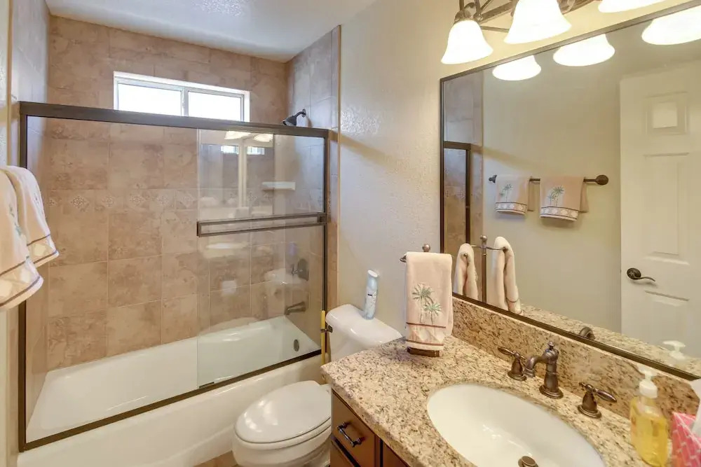 Pool, Hot Tub & Mtn Views: Lake Havasu City Home!