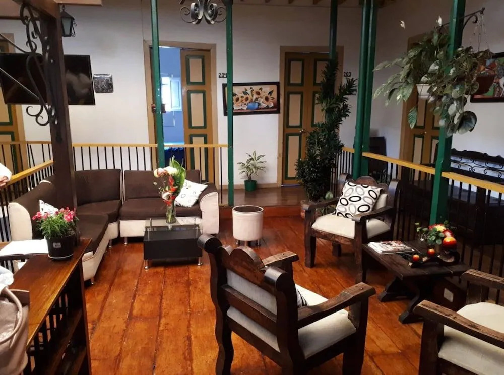 Hotel Geranios