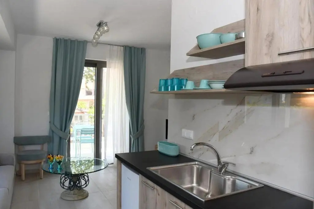 Theano Luxury Suites Nikiti
