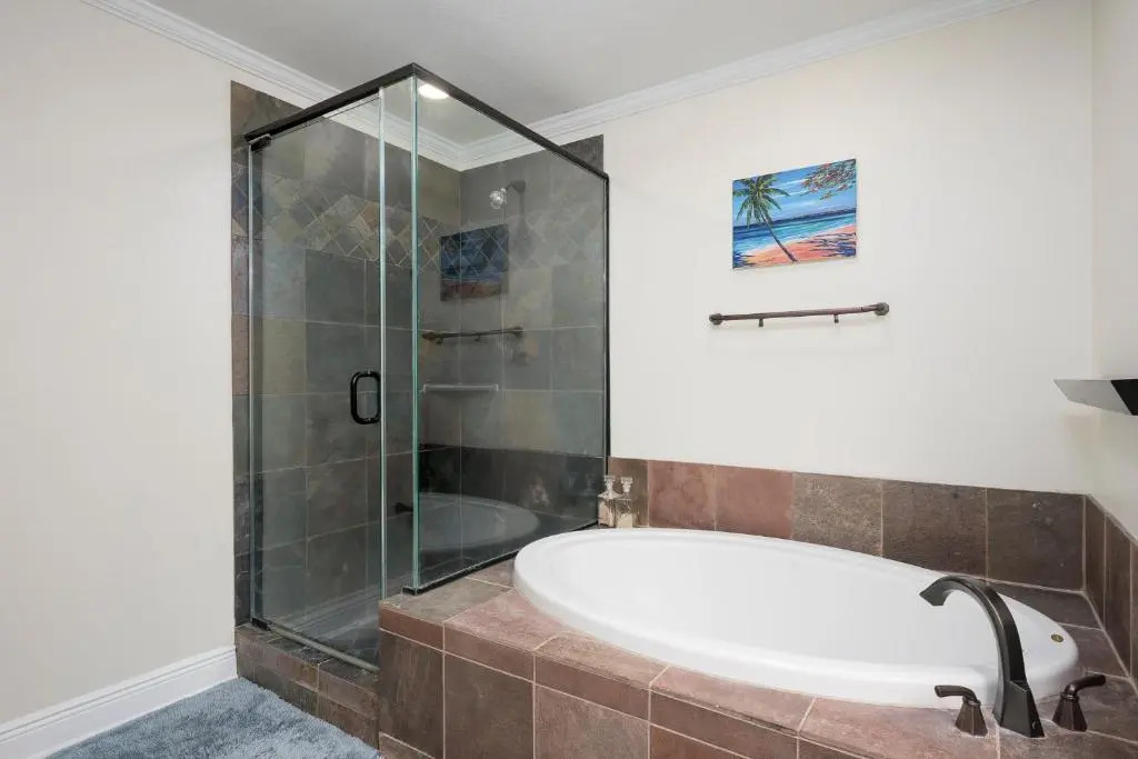 Palm Coast Resort 109, 3 Bedrooms, Sleeps 6, Pool, Hot Tub, WiFi