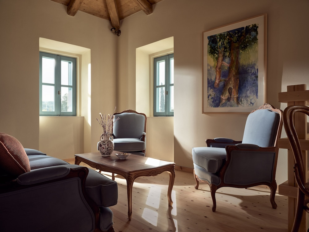 Alkis Farm and Residence