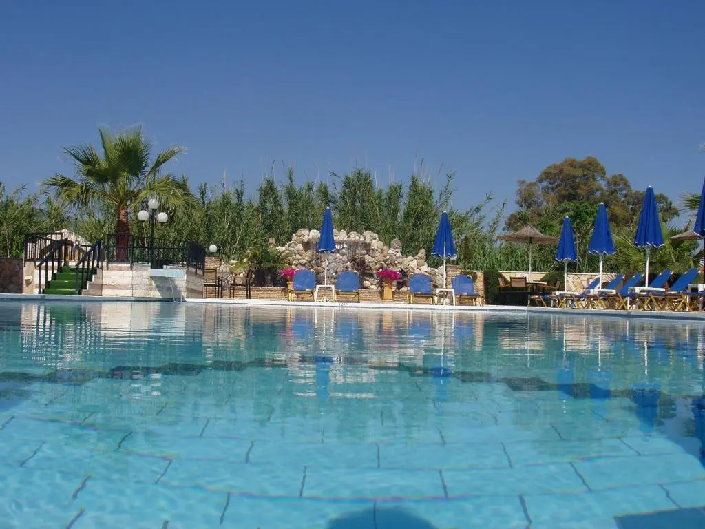 PARADISE APARTMENTS & SUITES