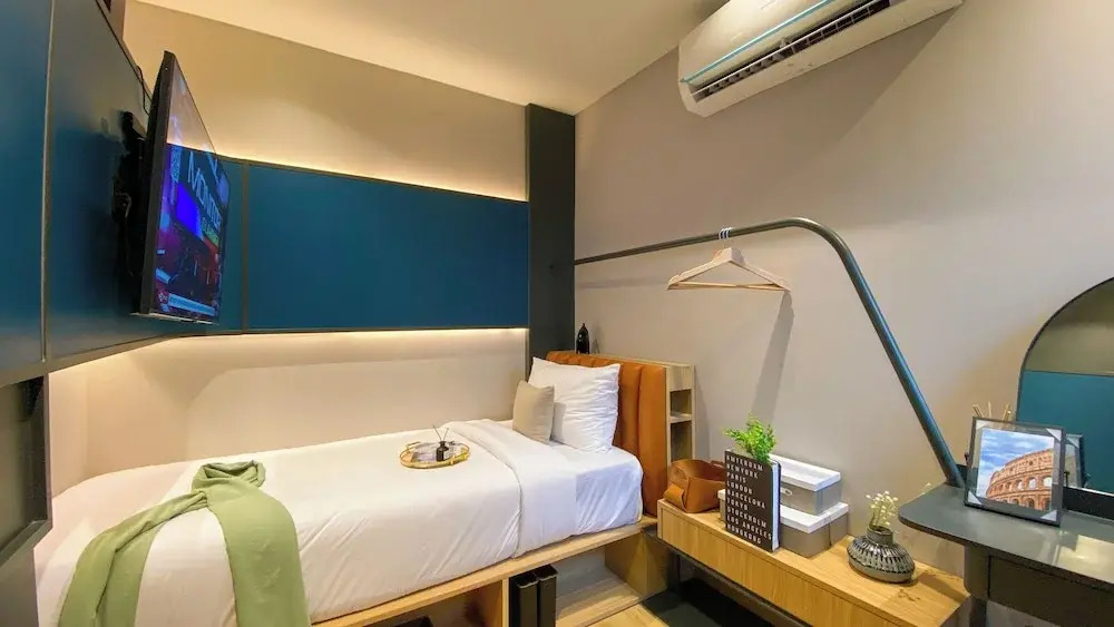 Elegant 2BR Loft Garden Villa at Collins Boulevard Apartment