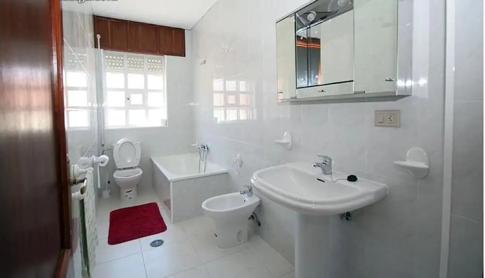 Apartment - 4 Bedrooms with Sea views - 107766