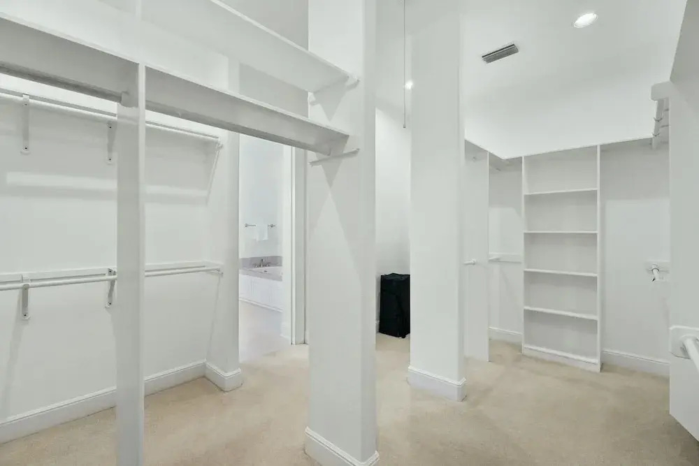 Chic & Secluded 4 BDR in Desirable Tarrytown!