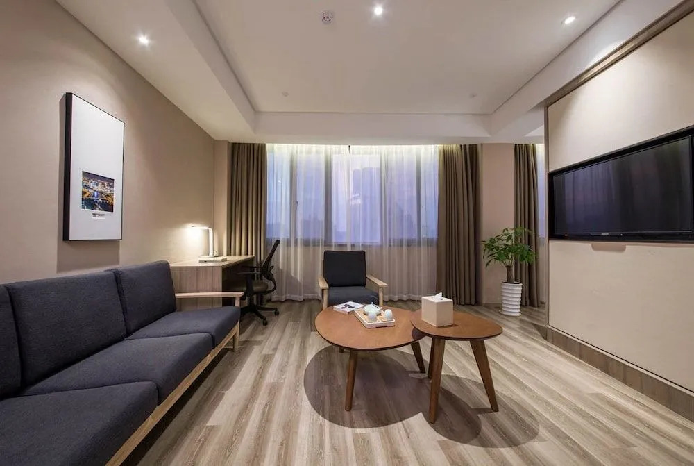 Ningbo Tianyi Square Atour Hotel