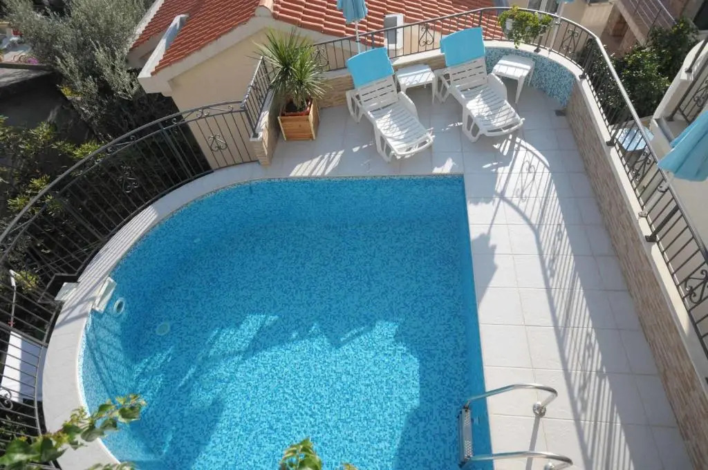Apartments Leut