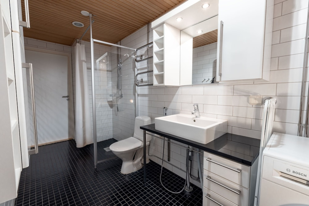 2ndhomes Stylish 1BR Apt w Sauna&Balcony