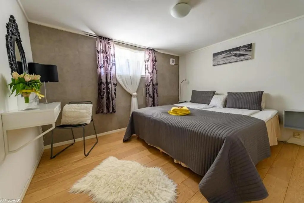 BnB Apartment 1 Nice & Cozy"central 2 Rooms by Berti
