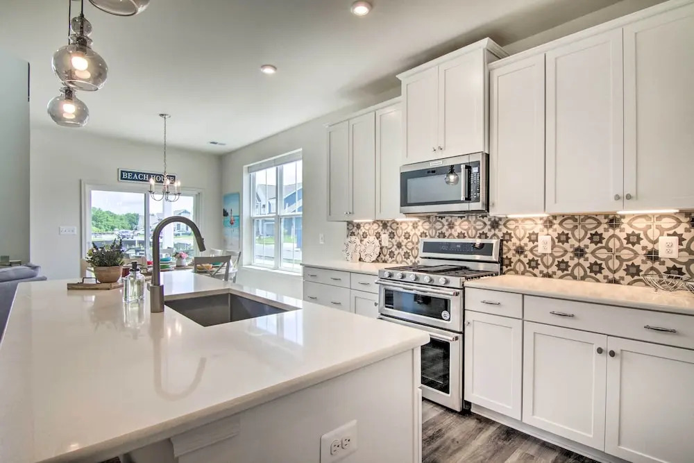5 Mi to Beach & Pool Access: Bishop's Landing Home