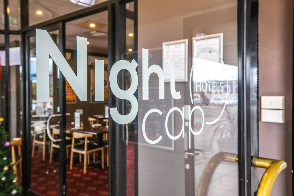 Nightcap at Hendon Hotel