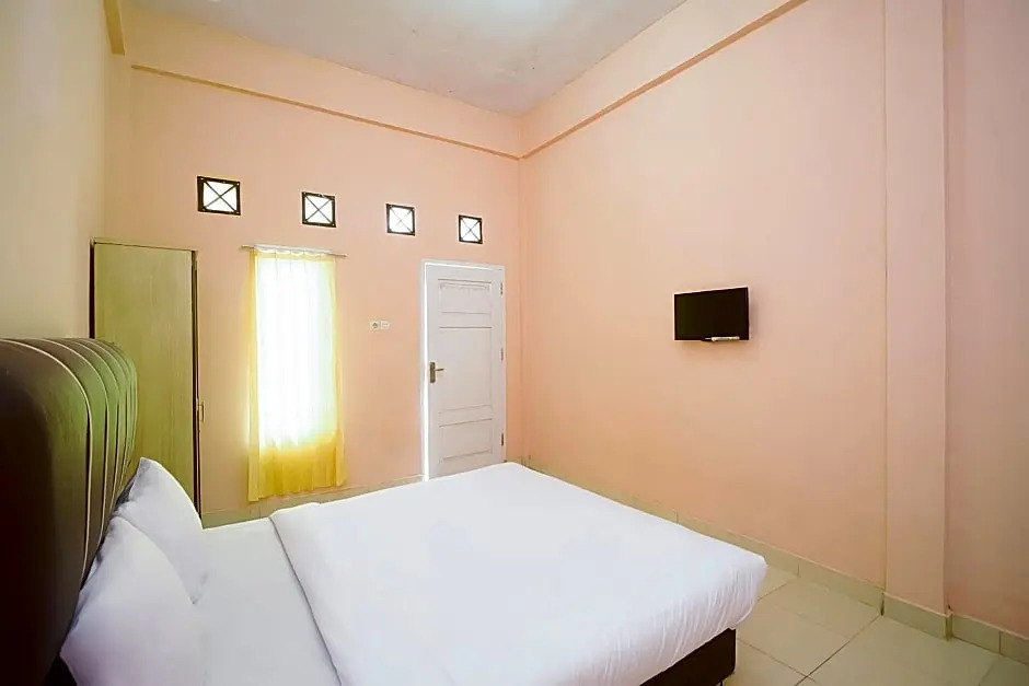 OYO Life 2888 Nayni Kost