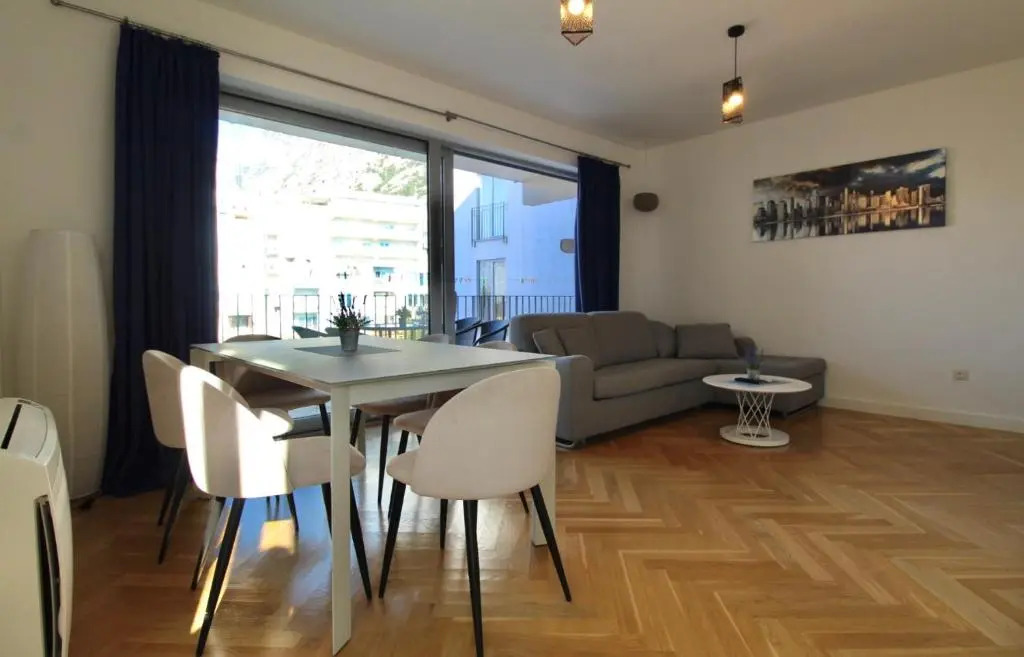 2bd New Dobrota Apt with Bay Views