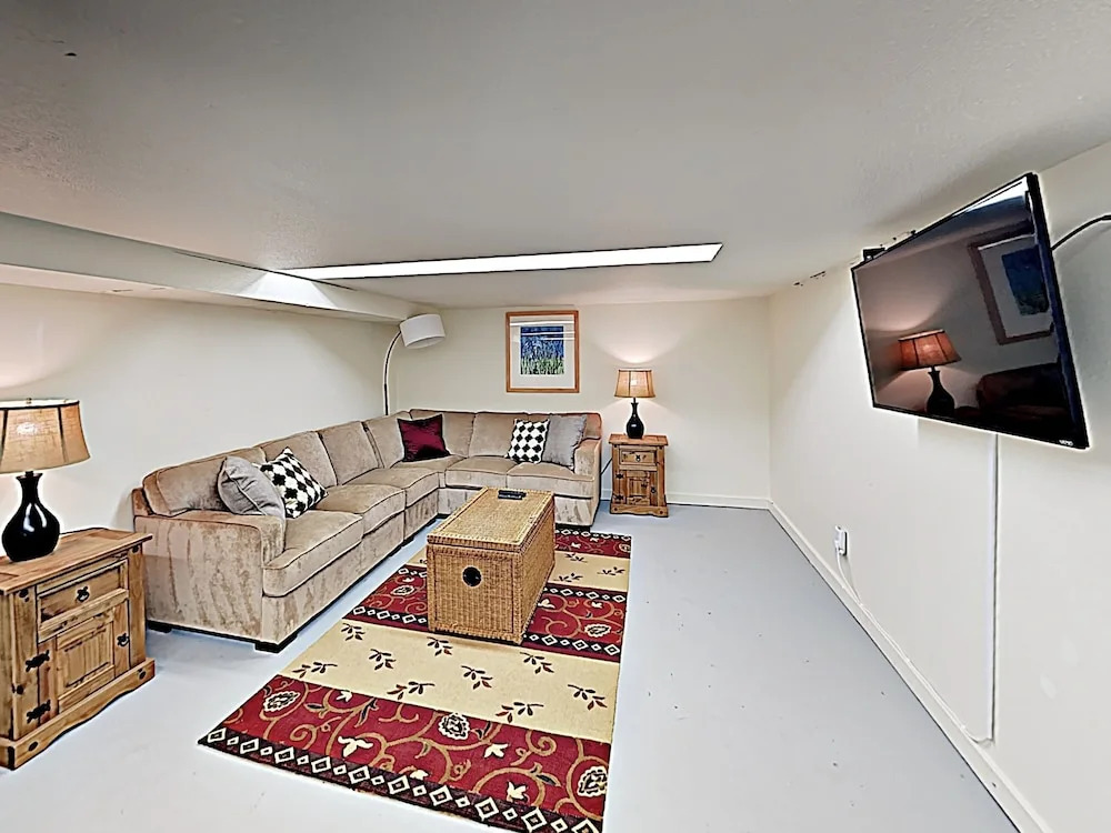 New Listing! Lovely & Spacious , Near Lake 4 Bedroom Home