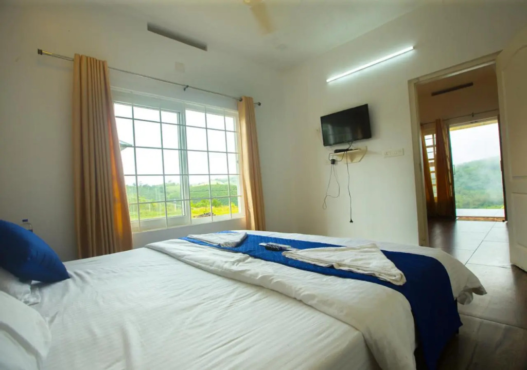 White Stone Vagamon Hilltop Cottage by VOYE HOMES , Private Villa with Scenic Mountain Views