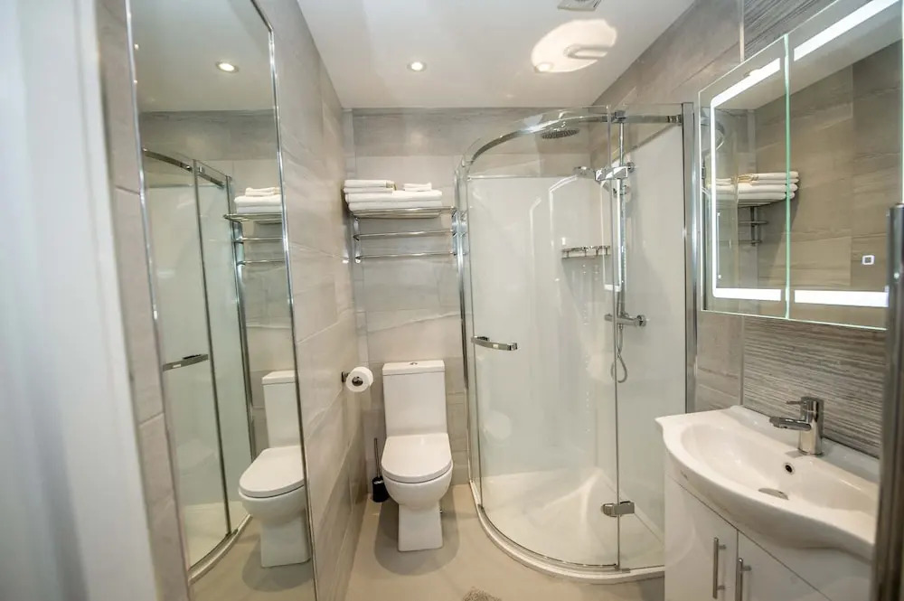 The James Suites