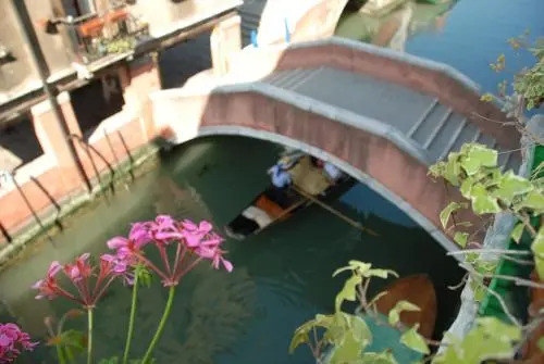 Hotel At Leonard