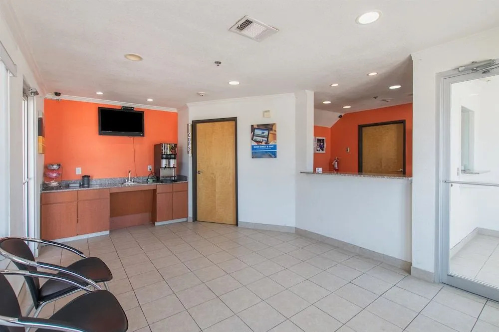 Motel 6-Hutchins, TX