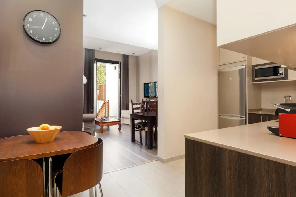 BATLLO 1 · Beautiful and fresh apartment next to P. de Gracia