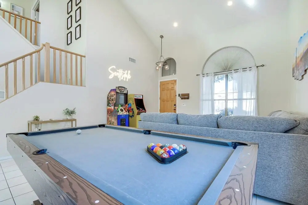 Heated Pool & Game Room: Family Home in Scottsdale