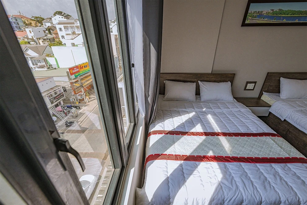Phan Thong Vang Hotel