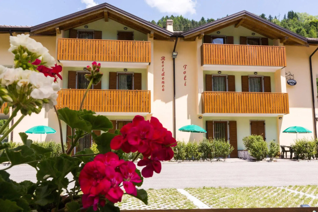 CROSINA HOLIDAY - Residence Toli