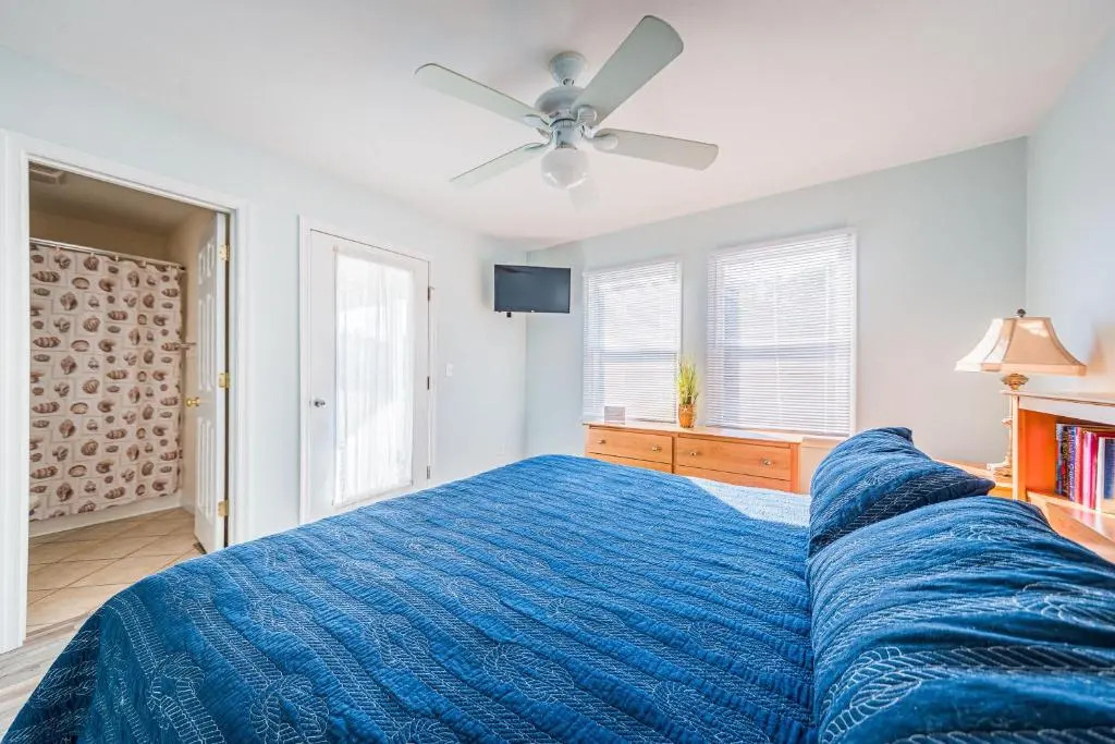 King BEEch - Southern Shores, 300 Yds to Beach, Ocean View, Pool, Hot Hub, Fenced Yard