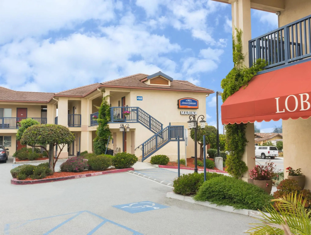 Monarch Valley Inn Marina at Monterey Bay